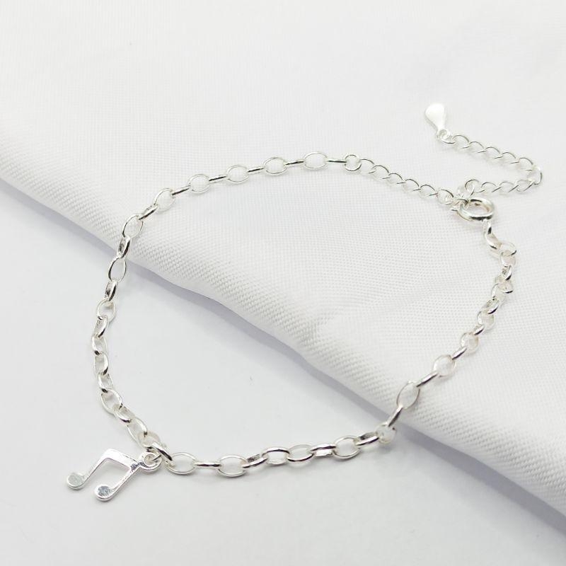 PULSEIRA PRATA ELO OVAL COM LETRA MUSICAL