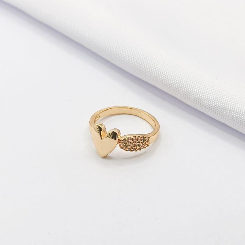 ANEL DOURADO CORAÇÃO LISO BORDA CRAVEJADA