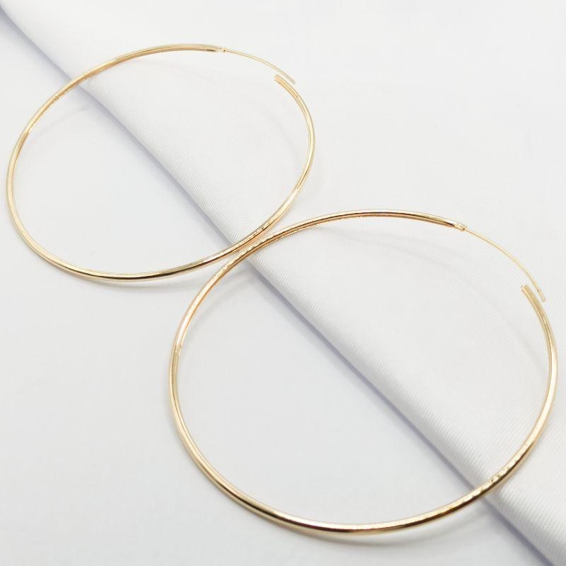 BRINCO DOURADO ARGOLA GRANDE FIO LISO