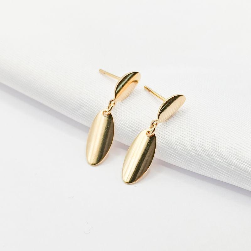 BRINCO DOURADO OVAL LISO E CURVADO