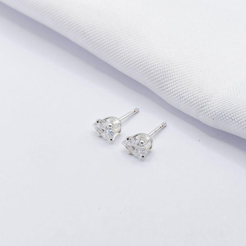 BRINCO PRATA GOTA CRISTAL M