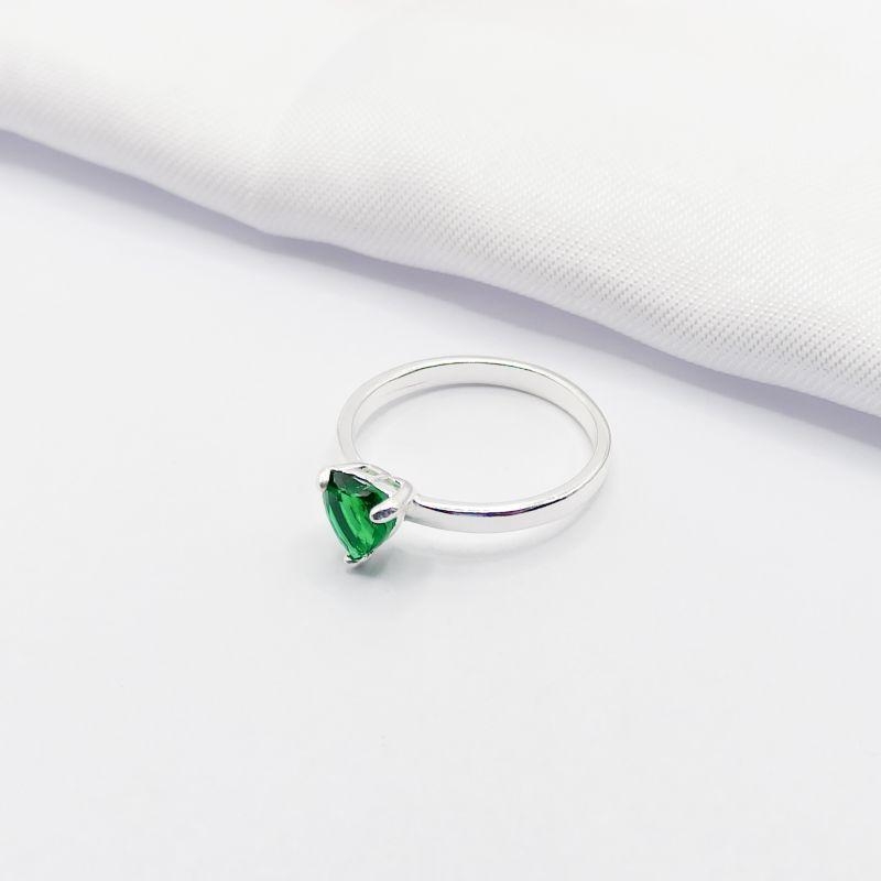 ANEL PRATA SOLITÁRIO CORAÇÃO ESMERALDA