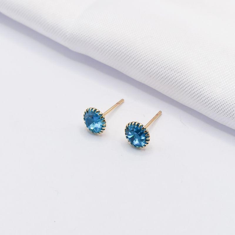 BRINCO DOURADO PONTO DE LUZ AZUL DETALHADO G