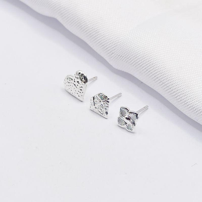 BRINCO PRATA TRIO CORAÇÃO, DIAMANTE E FLORZINHA