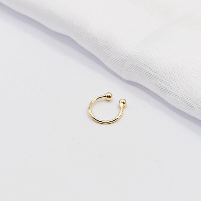 PIERCING FAKE DOURADO LISO COM BOLINHA