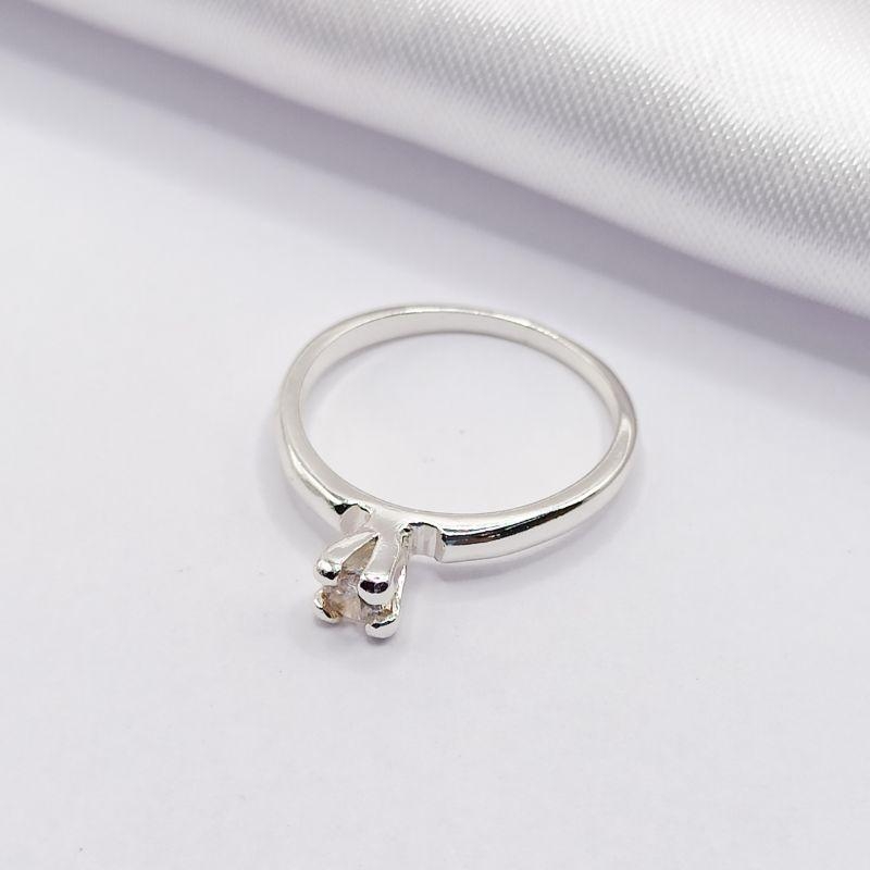 ANEL PRATA SOLITÁRIO PONTO DE LUZ