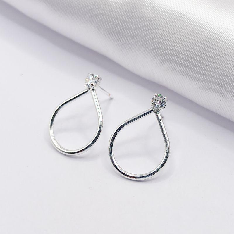 BRINCO PRATA PONTO DE LUZ GOTA FIO LISO