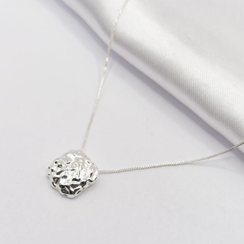 GARGANTILHA PRATA ORGÂNICA AMASSADO CÔNCAVA 45CM