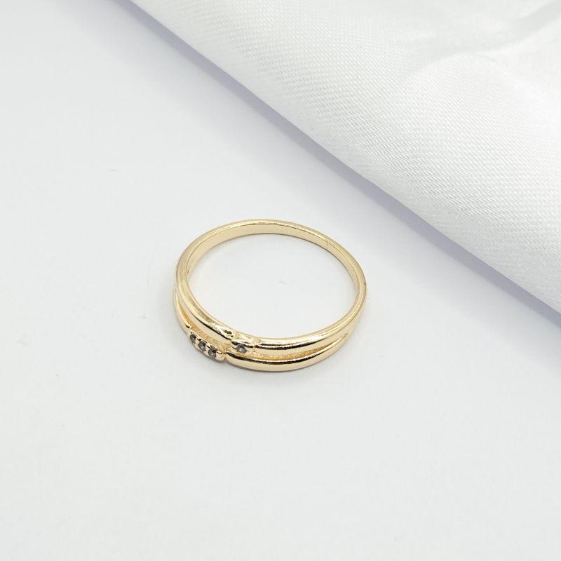 ANEL DOURADO DOIS FIOS TRÊS PEDRAS ZIRCÔNIA