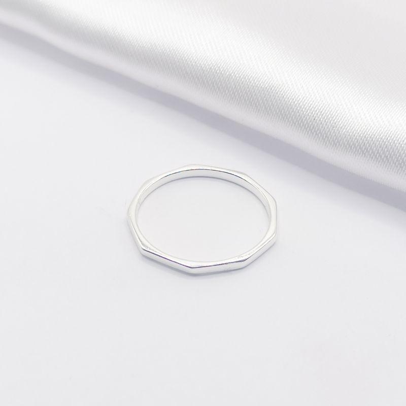 ANEL PRATA FIO ANGULAR