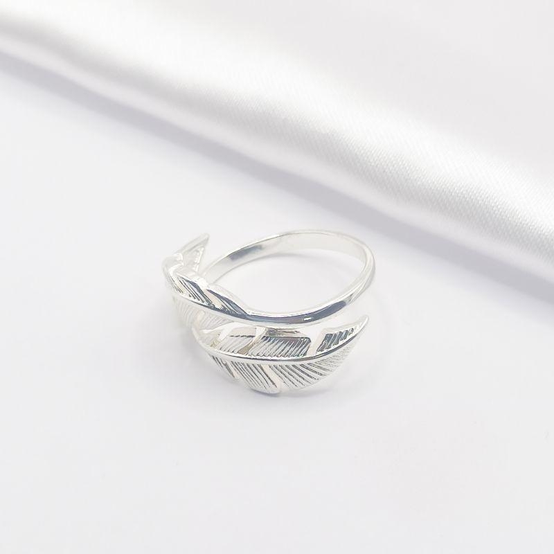 ANEL PRATA FOLHA TRABALHADA