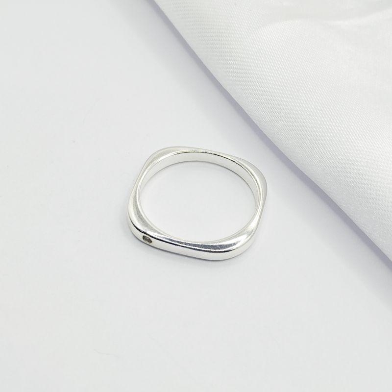 ANEL PRATA QUADRADO