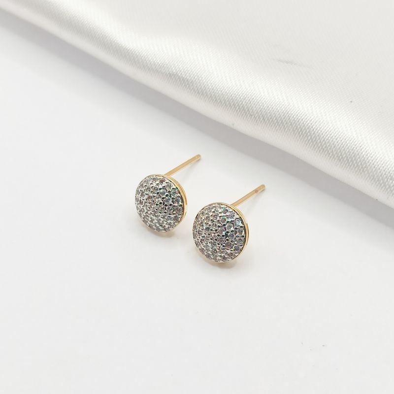 BRINCO DOURADO CÍRCULO CRAVEJADO COM APLIQUE DE RÓDIO