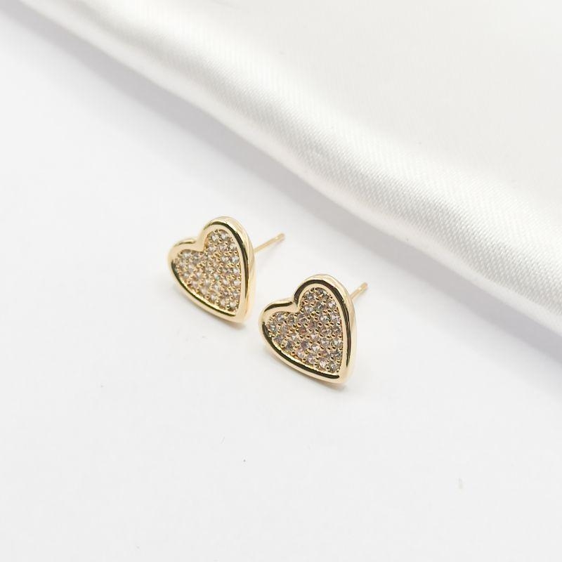 BRINCO DOURADO CORAÇÃO CRAVEJADO