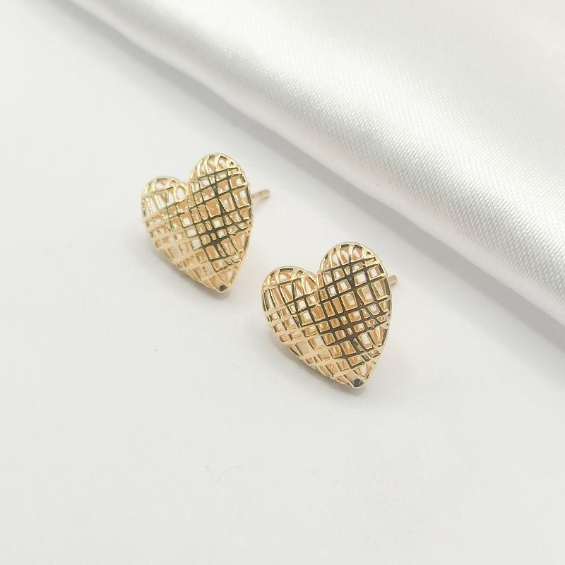 BRINCO DOURADO CORAÇÃO RENDADO