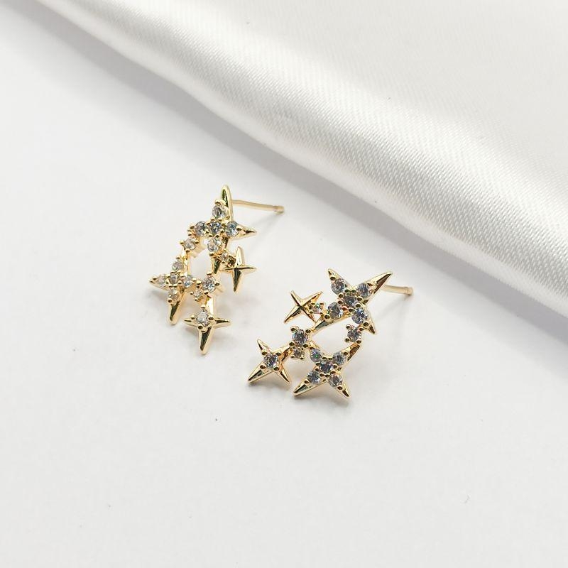 BRINCO DOURADO ESTRELA CADENTE CRAVEJADA