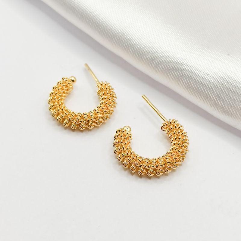 BRINCO DOURADO MEIA ARGOLA MOLINETE