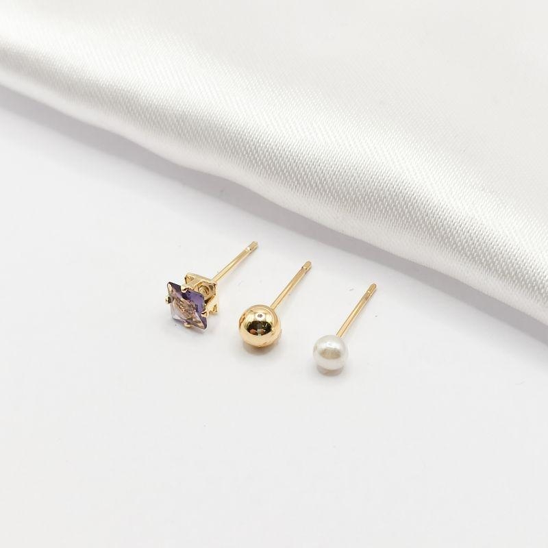 BRINCO DOURADO TRIO CARRÊ ROXA BOLINHA E PÉROLA