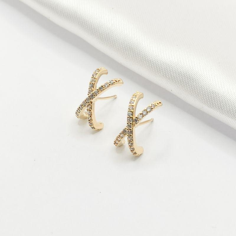 BRINCO DOURADO X CURVILÍNEO COM ZIRCÔNIA