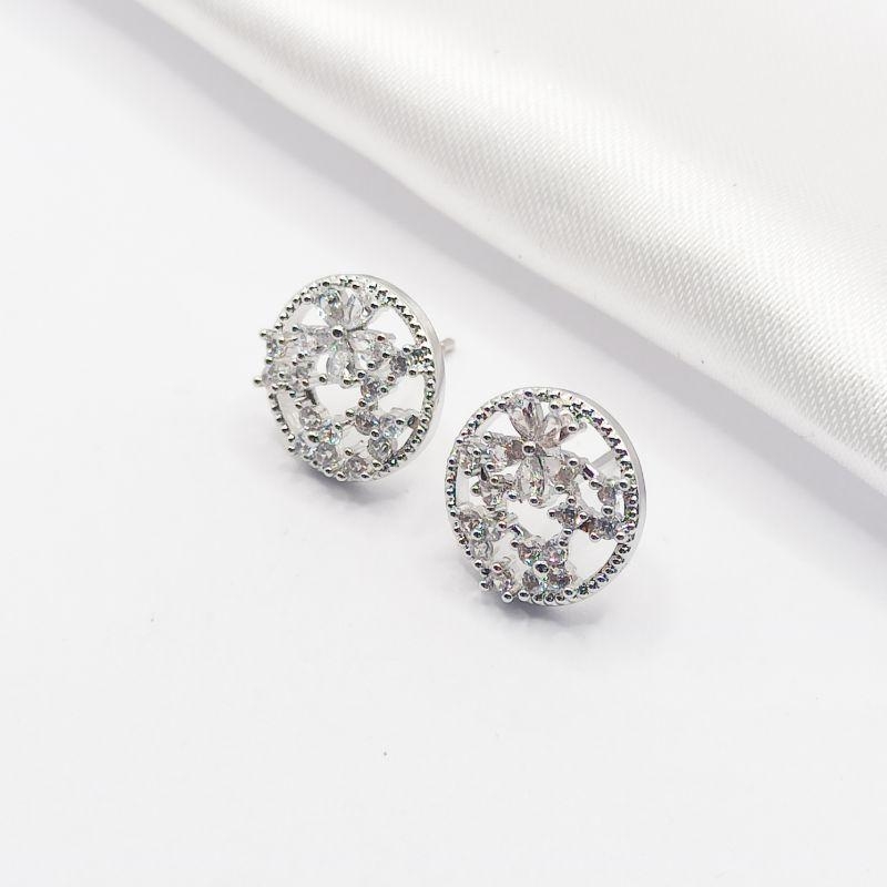 BRINCO PRATA CÍRCULO VAZADO COM CRISTAL GOTA E ZIRCÔNIA