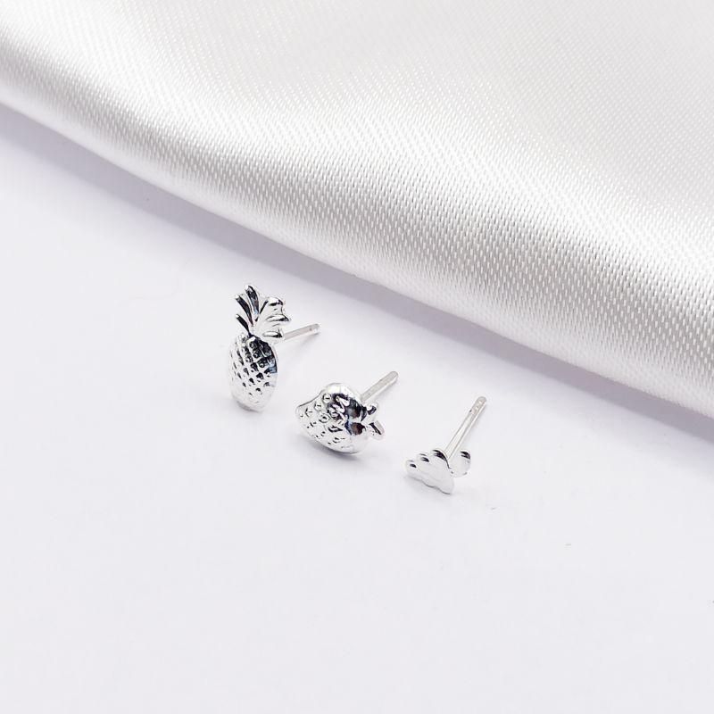 BRINCO PRATA TRIO ABACAXI MORANGO E UVA