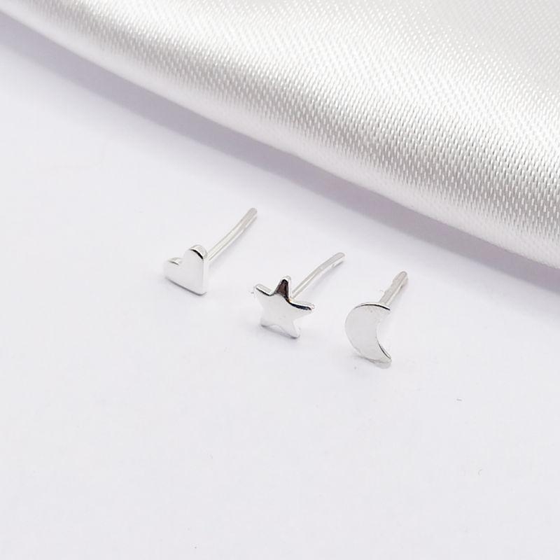 BRINCO PRATA TRIO CORAÇÃO ESTRELA E LUA CHAPA