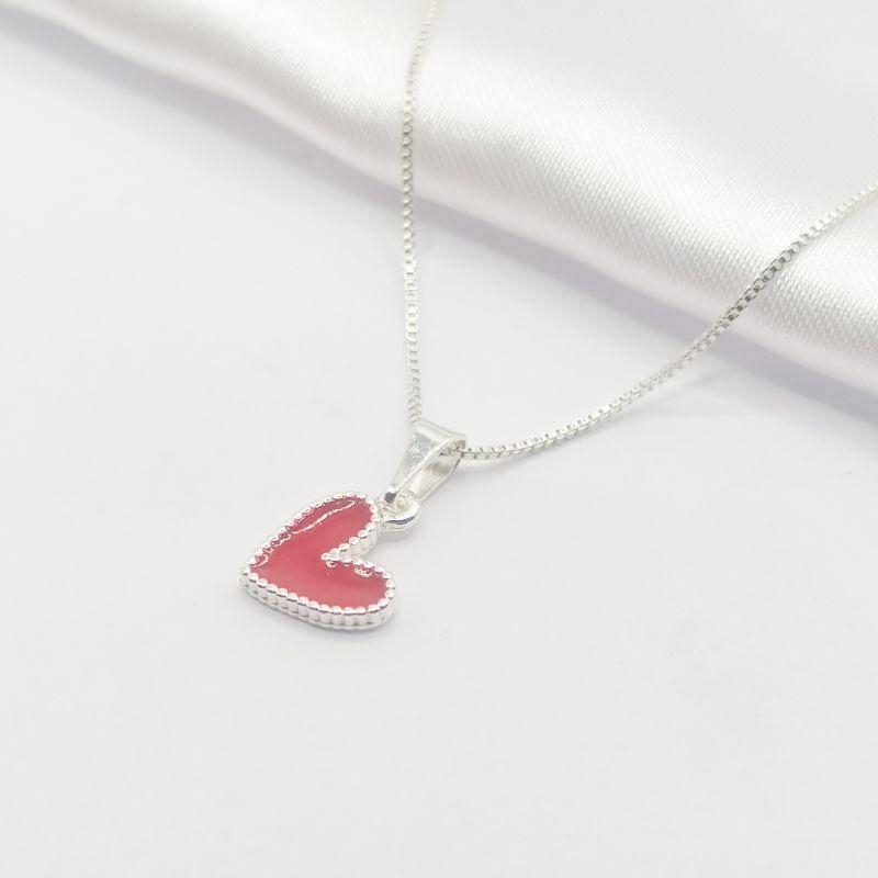 GARGANTILHA PRATA CORAÇÃO RESINA VERMELHO 45CM