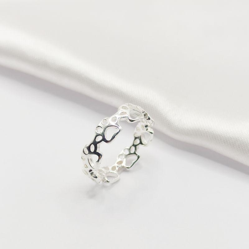 ANEL PRATA FIO PATINHAS LISO