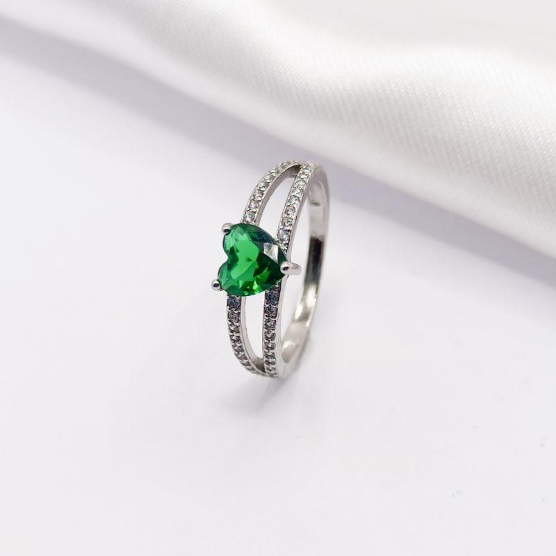 ANEL RÓDIO 2 FIOS CRAVEJADOS E CORAÇÃO CRISTAL VERDE