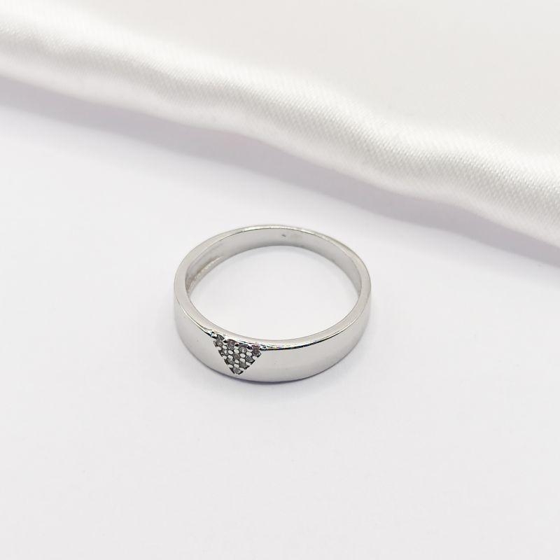 ANEL RÓDIO COM DETALHE TRIÂNGULAR CRAVEJADO