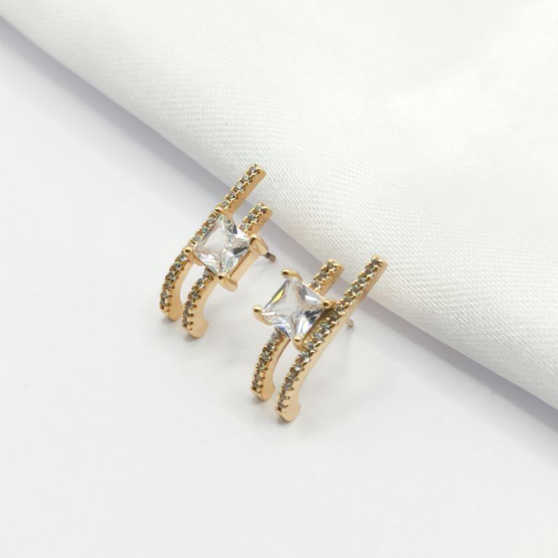 BRINCO DOURADO 2 PALITOS COM CRISTAL CARRÊ