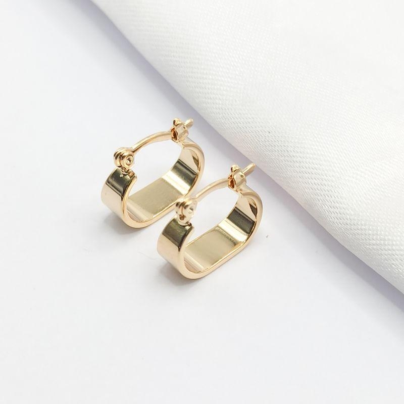 BRINCO DOURADO ARGOLA ARTICULÁVEL OVAL LISA