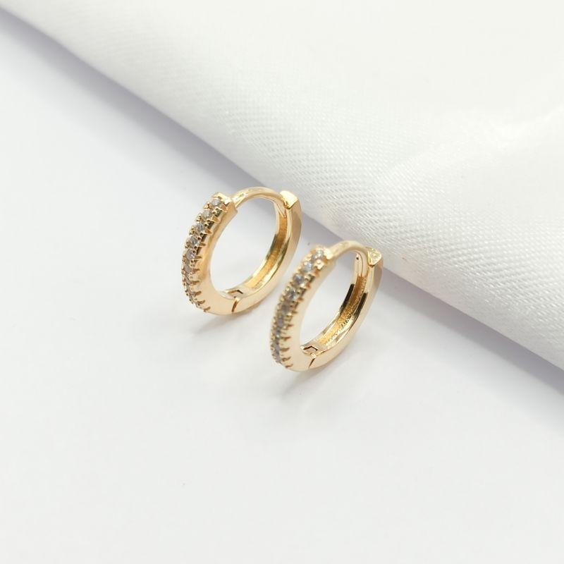 BRINCO DOURADO ARGOLA CLICK FILEIRA CRAVEJADA M