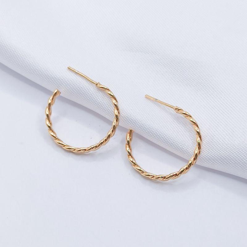 BRINCO DOURADO ARGOLA TORCIDA