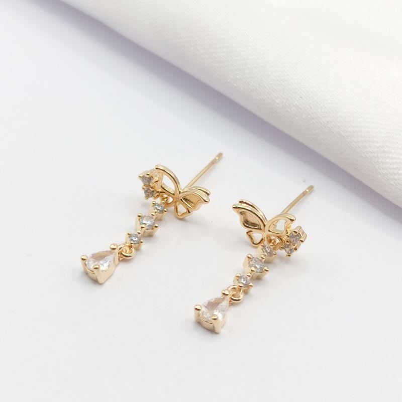BRINCO DOURADO BORBOLETA COM PINGENTE ZIRCÔNIA E GOTA
