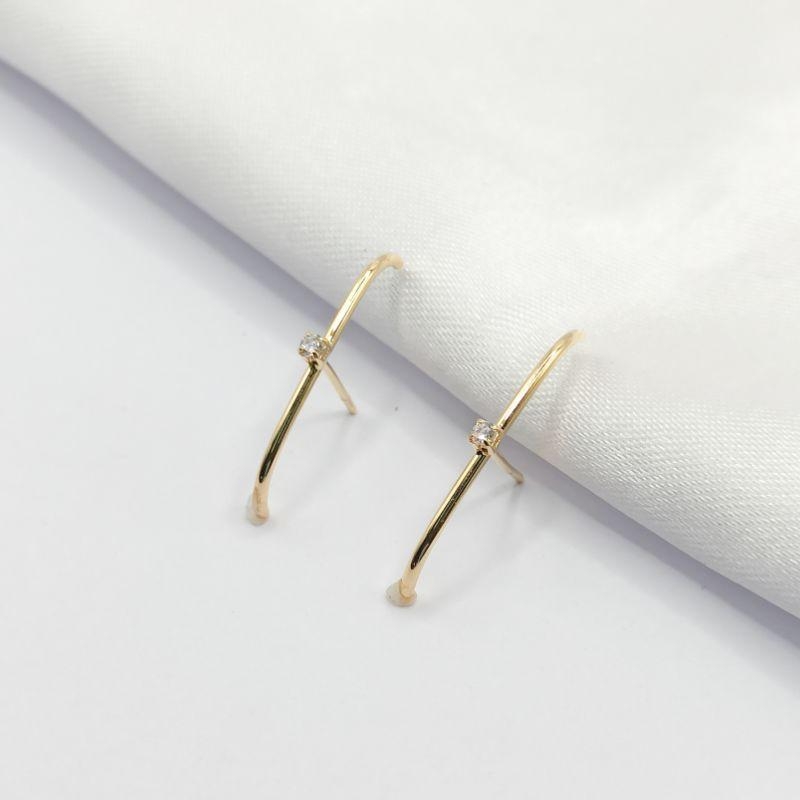 BRINCO DOURADO EAR CUFF FIO COM PONTO DE LUZ