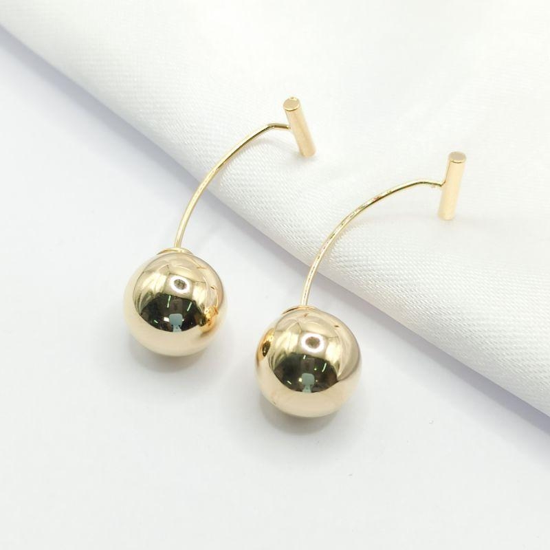 BRINCO DOURADO FIO COM BOLA POLIDA