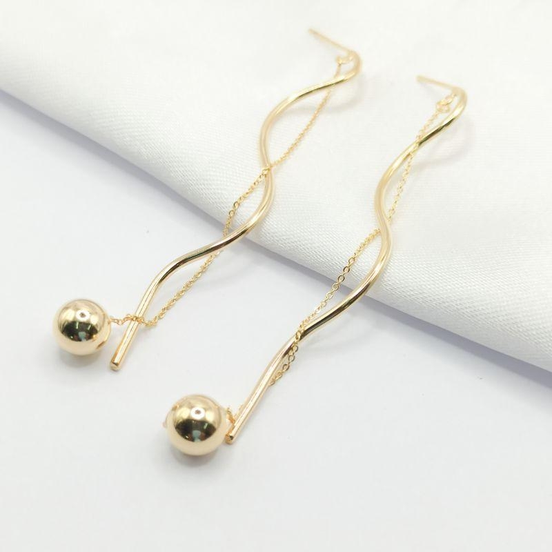 BRINCO DOURADO FIO ONDULADO COM CORRENTE E BOLA LISA