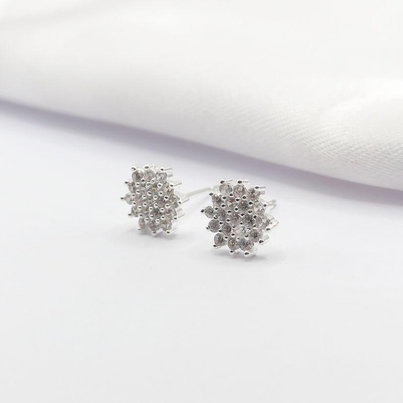 BRINCO PRATA FLOCO DE NEVE INTEIRO CRAVEJADO