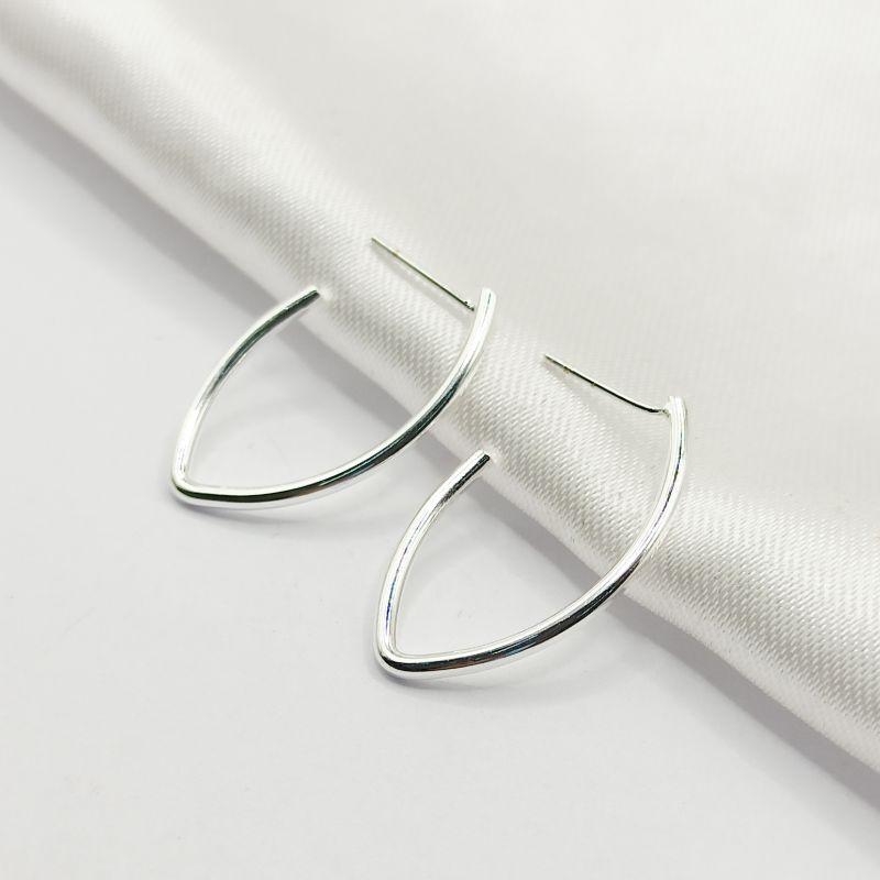 BRINCO PRATA MEIA ARGOLA FIO ANZOL