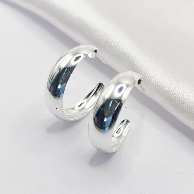 BRINCO PRATA MEIA ARGOLA LISA