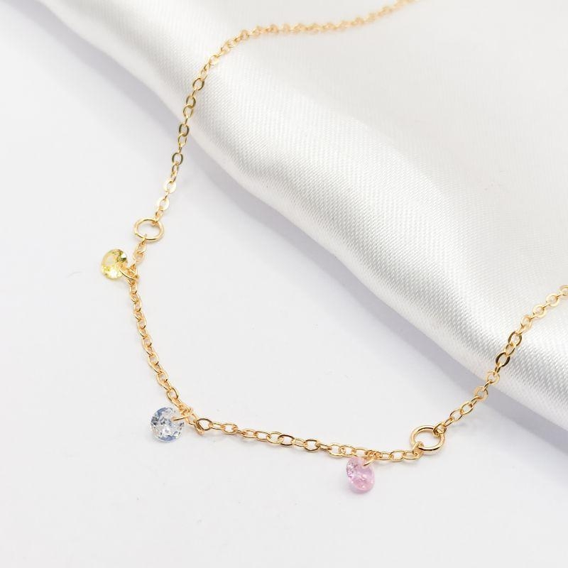 COLAR DOURADO CHOKER 3 CRISTAIS COLORIDOS 40CM