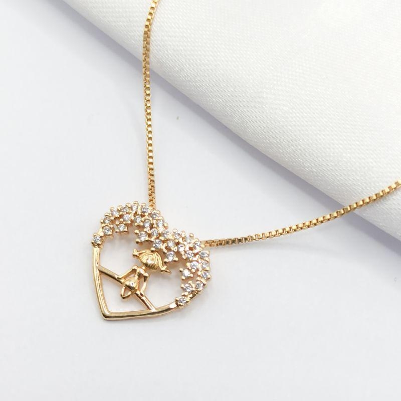 GARGANTILHA DOURADO CORAÇÃO MENINA SENTADA 45CM