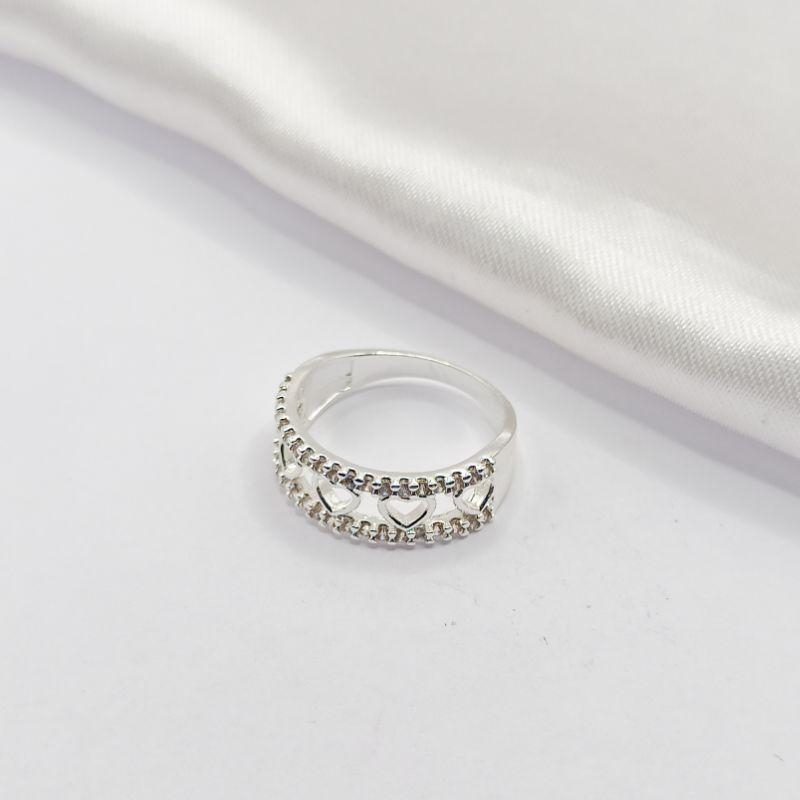 PULSEIRA PRATA FIO DUPLO CRAVEJADA COM CORAÇÕES VAZADOS