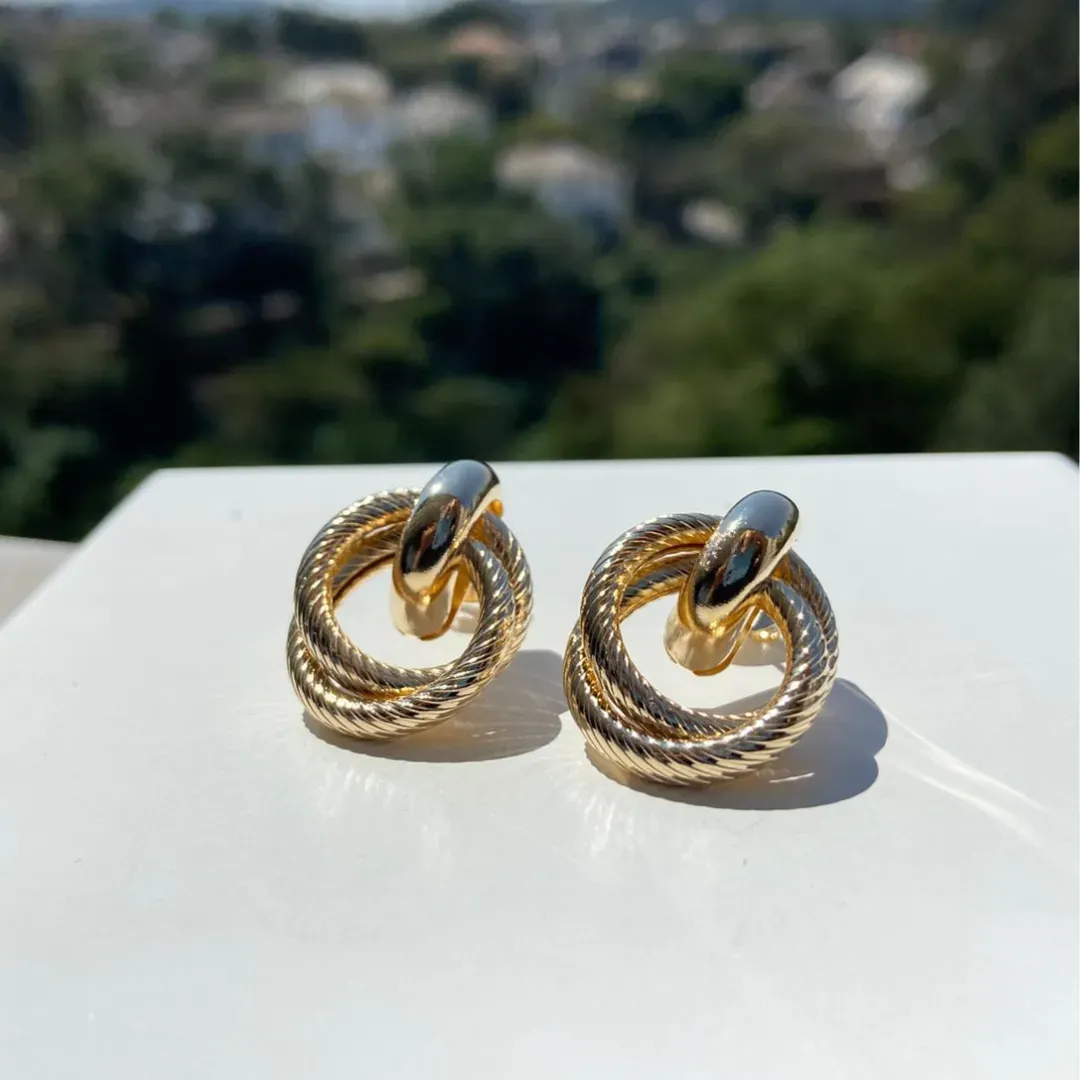 BRINCO DOURADO CÍRCULOS ENTRELAÇADOS
