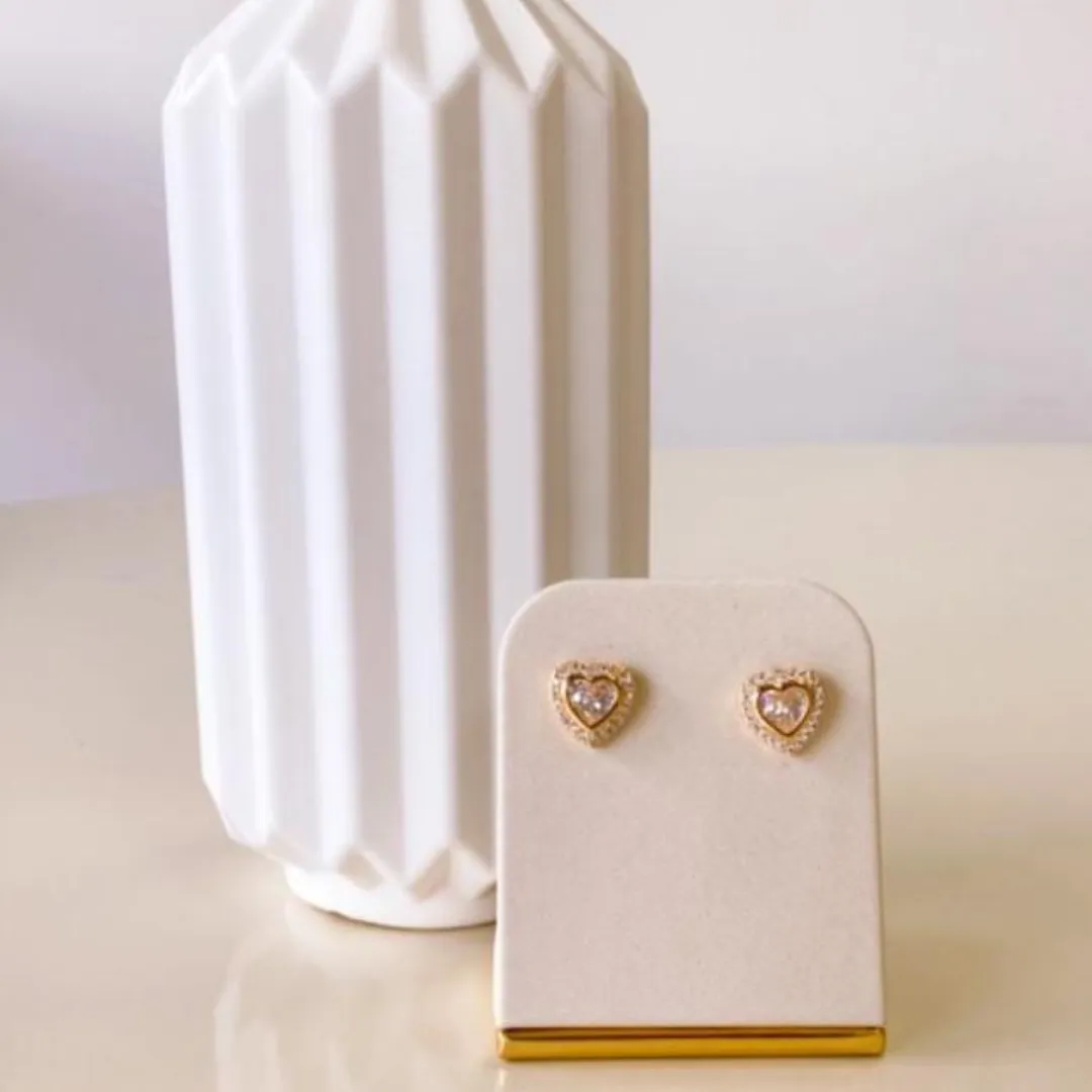 BRINCO DOURADO CORAÇÃO CRAVEJADO EM ZIRCONIA