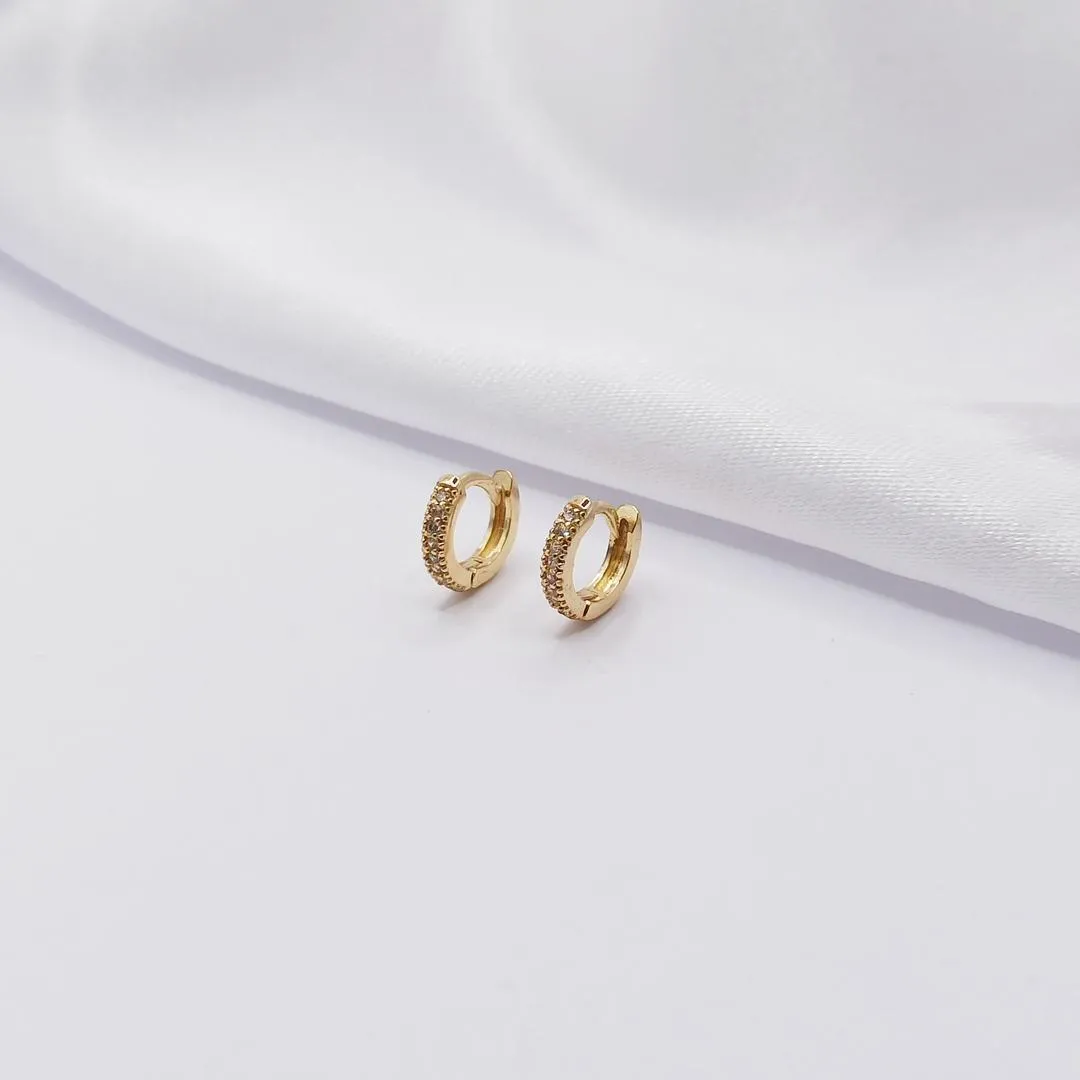 BRINCO DOURADO ARGOLINHA CLICK COM UM FILETE DE ZIRCÔNIA