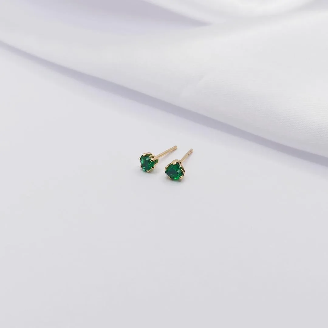 BRINCO DOURADO CORAÇÃO ESMERALDA P