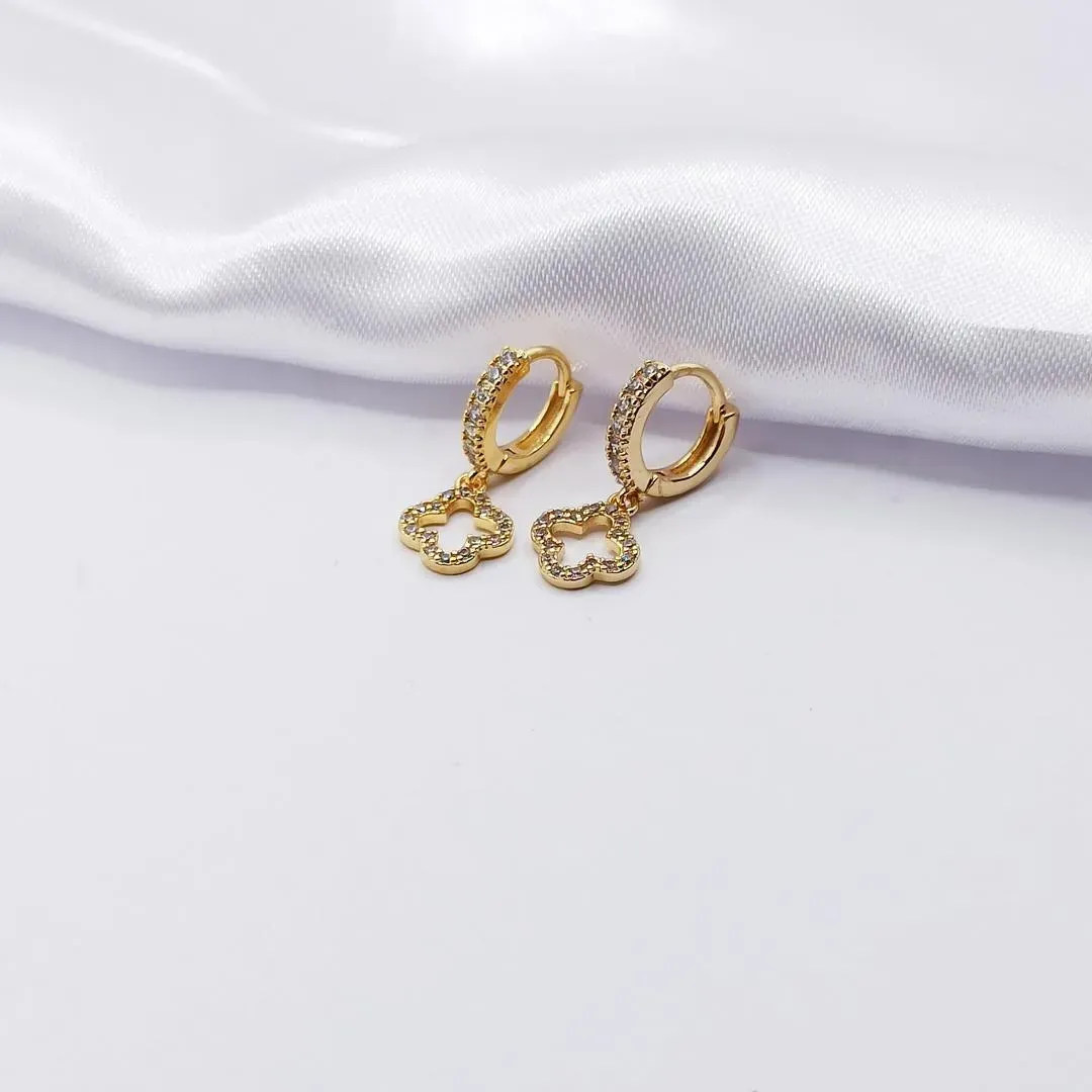 BRINCO DOURADO ARGOLINHA CLICK INSPIRAÇÃO TREVO VAN CLEFF CRAVEJADO