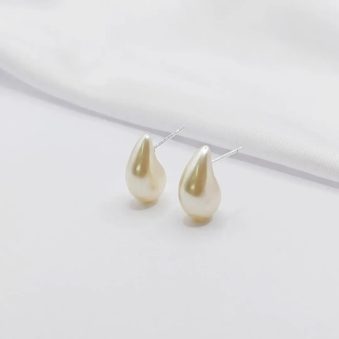 BRINCO PRATA GOTA PÉROLA LISA